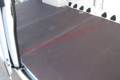Allestimento furgoni pianali e rivestimenti per furgoni come Fiat Ducato, Peugeot Boxer, Citroën Jumper, Mercedes Sprinter, Volkswagen Crafter, Renault Master, Iveco Daily, Nissan NV400, Opel Movano e Ford Transit.