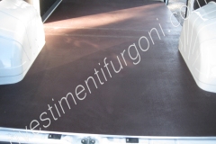 Allestimento furgoni pianali e rivestimenti per furgoni come Fiat Ducato, Peugeot Boxer, Citroën Jumper, Mercedes Sprinter, Volkswagen Crafter, Renault Master, Iveco Daily, Nissan NV400, Opel Movano e Ford Transit.