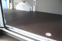 Allestimento furgoni pianali e rivestimenti per furgoni come Fiat Ducato, Peugeot Boxer, Citroën Jumper, Mercedes Sprinter, Volkswagen Crafter, Renault Master, Iveco Daily, Nissan NV400, Opel Movano e Ford Transit.