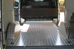 Allestimento furgoni pianali e rivestimenti per furgoni come Fiat Ducato, Peugeot Boxer, Citroën Jumper, Mercedes Sprinter, Volkswagen Crafter, Renault Master, Iveco Daily, Nissan NV400, Opel Movano e Ford Transit.
