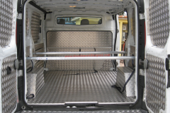 Allestimento furgoni pianali e rivestimenti per furgoni come Fiat Ducato, Peugeot Boxer, Citroën Jumper, Mercedes Sprinter, Volkswagen Crafter, Renault Master, Iveco Daily, Nissan NV400, Opel Movano e Ford Transit.