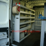 Scaffalature in alluminio realizzato su Renault Master con organizzazione professionale degli utensili per officine mobili attrezzate