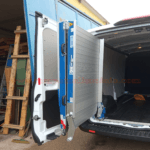 Scaffalature in alluminio realizzato su MAN TGE con scaffalature in acciaio per furgoni da lavoro professionali