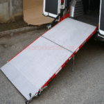 Scaffalature interne per furgoni realizzato su Toyota Proace con moduli per attrezzature per officine mobili attrezzate