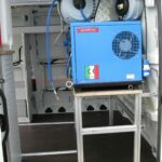 Allestimento furgoni da lavoro realizzato su Ford Transit con cassettiere modulari per elettricisti idraulici e installatori