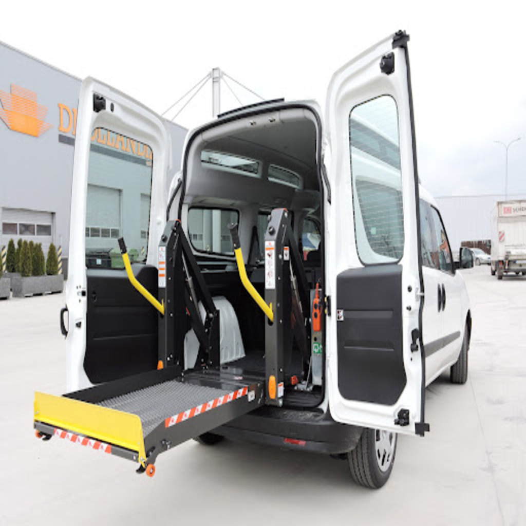 Kit di allestimento per furgoni realizzato su Fiat Talento con sistema di stoccaggio utensili per officine mobili attrezzate